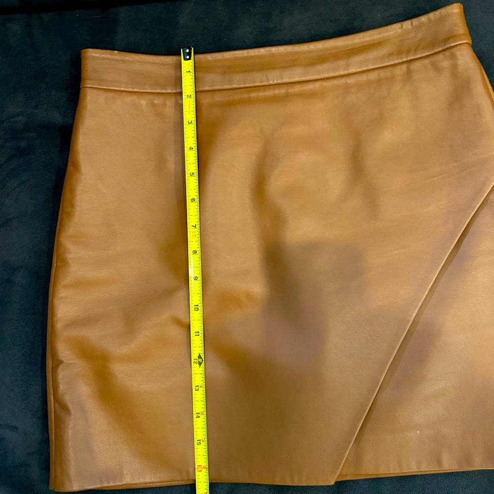 Lamb skin leather mini skirt. - Picture 4 of 7